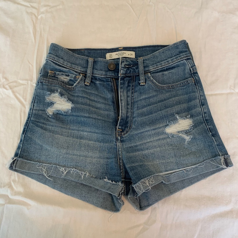 Abercrombie and Fitch shorts size 00 W24